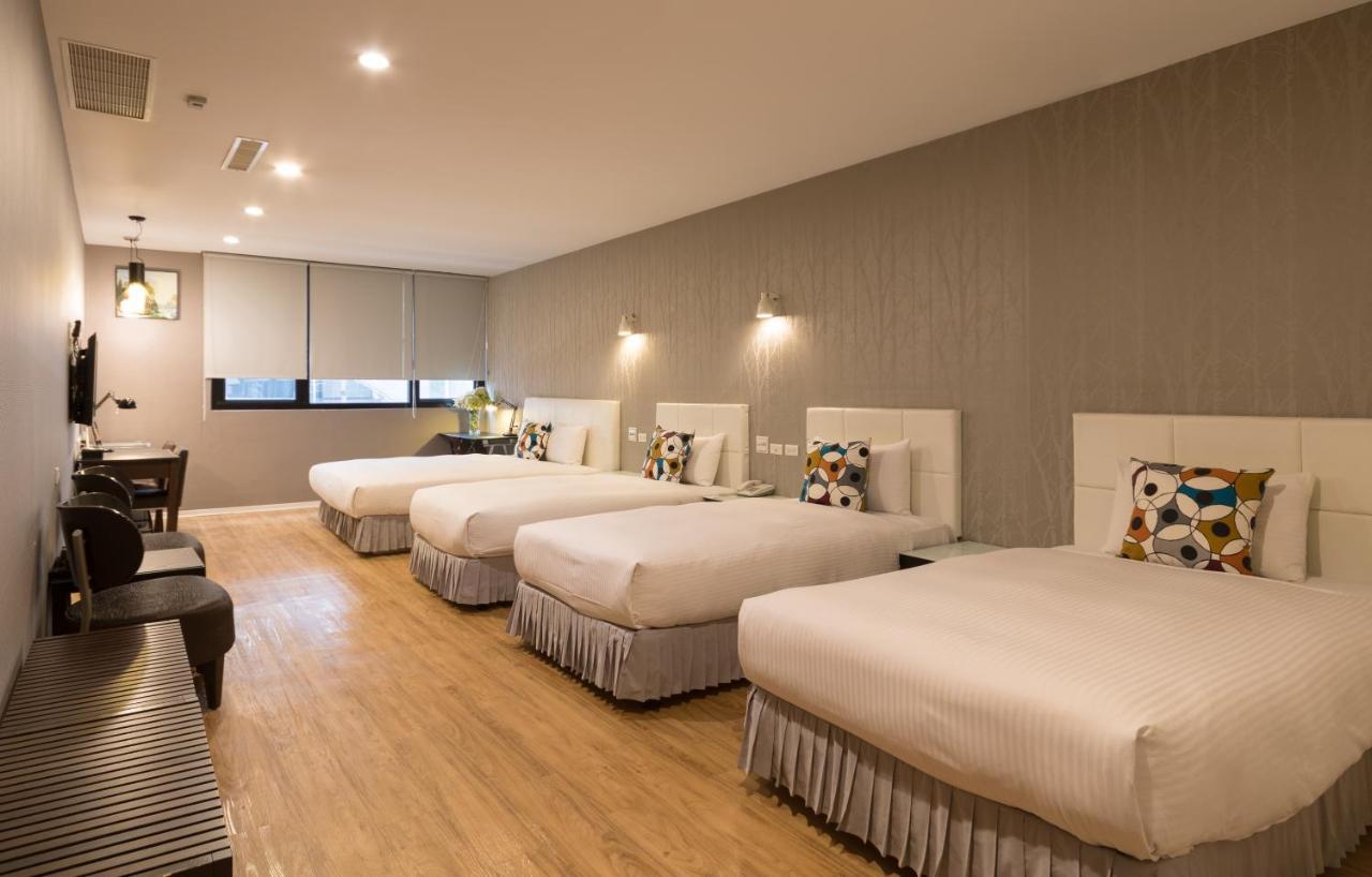 Just Enjoy Business Hotel Tainan Exterior photo