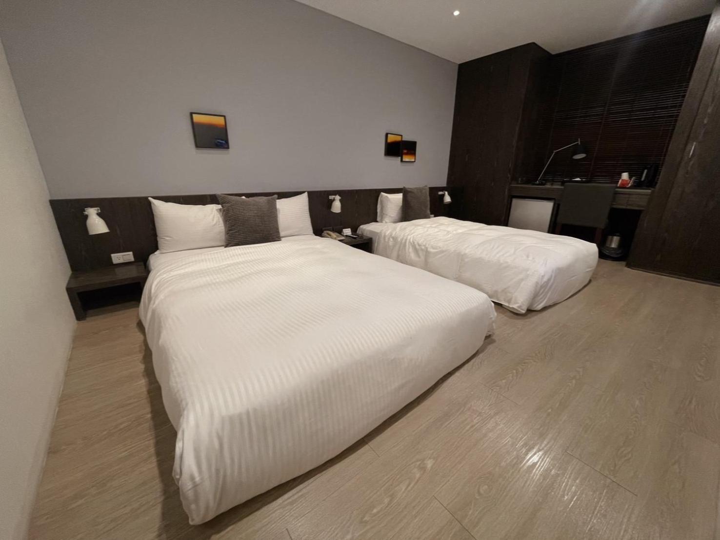 Just Enjoy Business Hotel Tainan Exterior photo
