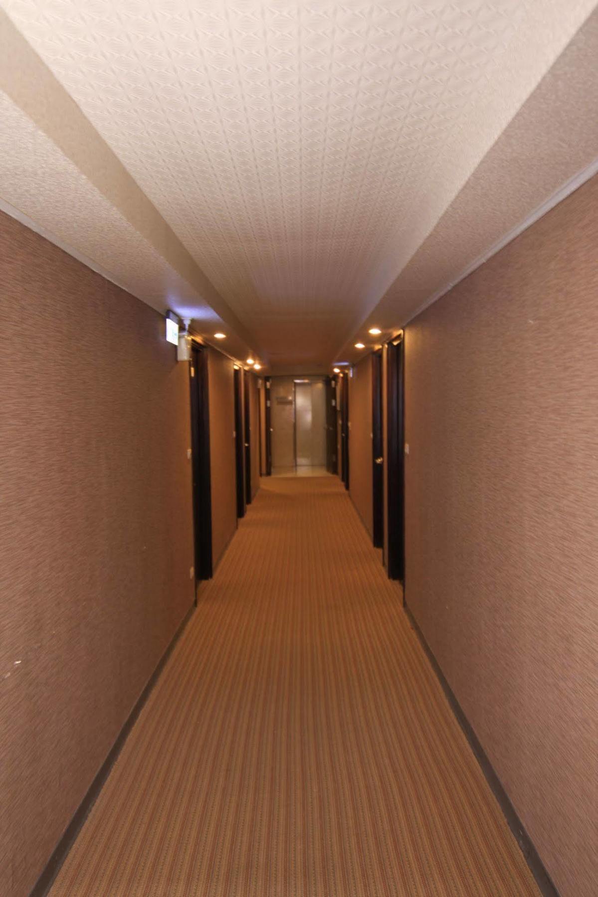Just Enjoy Business Hotel Tainan Exterior photo
